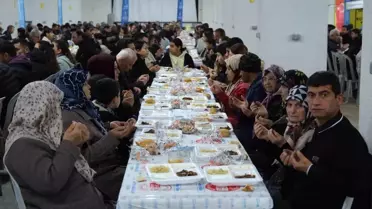 Büyükşehir'in iftar sofrasında oruçlar dualarla açıldı