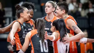 Eczacıbaşı Dynavit Beşiktaş'ı 3-0 Mağlup Etti