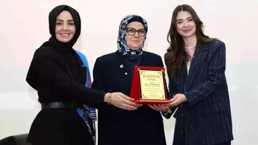 Ayşe Böhürler, ERÜ'de Gençlerle Buluştu