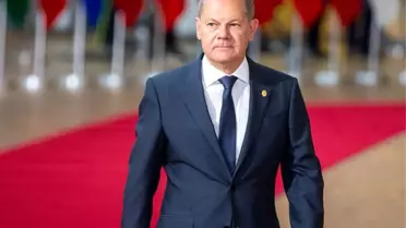 Olaf Scholz'un sekreterinin adı da Epstein belgelerinde