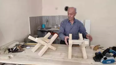 80 Yaşındaki Usta Ahşap Sanatını Yaşatıyor