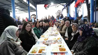 Başkan Çerçioğlu İncirliova'da kurulan iftar sofrasında vatandaşlarla bir araya geldi