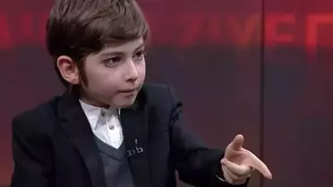 Filozof Atakan uzun bir aradan sonra yeni imajıyla görüntülendi