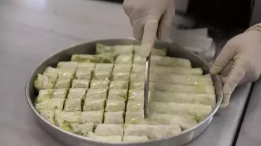Gaziantep'te Kadınlardan Halk Baklavası