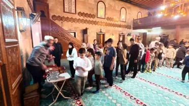 Cami Etkinliği: Müftü Kabukçu'dan Çocuklara Hediye