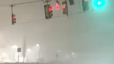 ABD'yi vuran kar fırtınası trafik lambalarını dahi savurdu