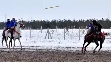 Cirit Festivali Çamurlu Zeminde Yarıştı