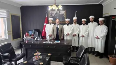 Yeni Din Görevlilerine Cübbe Giydirildi