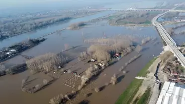 İki ilde kırmızı alarm! Tahliyeler başladı, yollar kapandı