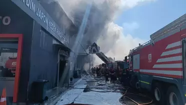 Buca'da Yedek Parça Dükkanında Yangın