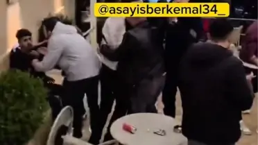 Kafede tekme tokat kavga ettiler