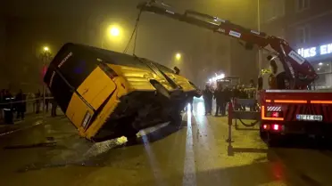 Erzurum'da Minibüs Devrildi