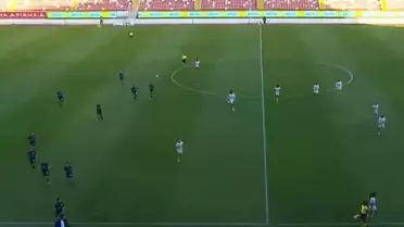 Normal bir şekilde maç yaparken gelen haberle içeri koştular