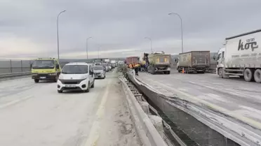 Büyükçekmece'de Hafriyat Kamyonu Devrildi
