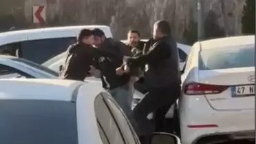 Mardin'de Trafik Kavgası: Tekmeli Yumruklu Ortalık Karıştı