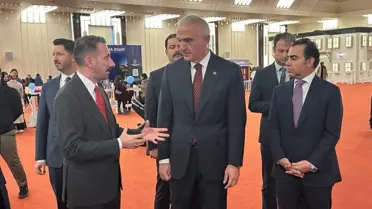 Bakan Ersoy, 'Külliye'de Ramazan' Etkinliğini Ziyaret Etti