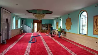 Balkanlar'daki camilerde Ramazan temizliği