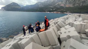 Antalya'da Balık Tutarken Düşen Yaşlı Adam Kurtarıldı
