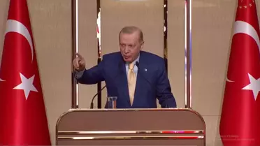 Erdoğan, açılan formayı görünce konuşmasını böyle kesti