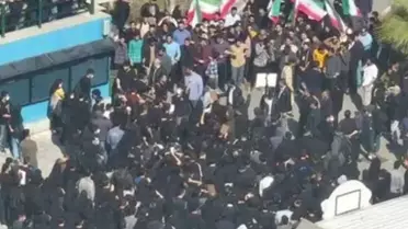 İran'da protestolar eğitimi etkiledi, üniversiteler uzaktan eğitime geçti