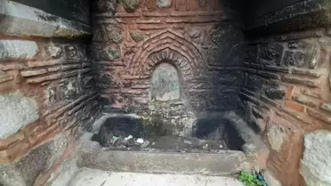 472 Yıllık Hüsrev Ağa Camisi'nde Tahribat