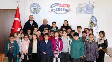 Başkan Özel, minik öğrencilerle bir araya geldi