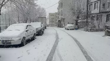 Bursa'da Kar Yağışı Trafiği Olumsuz Etkiledi