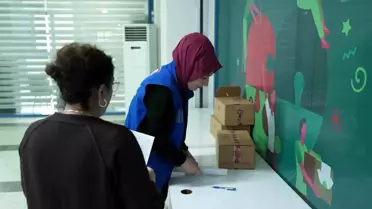 Düzce'de çölyak hastalarına özel koli dağıtıldı