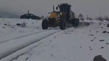 Elazığ'da Kar Yağışı 115 Köy Yolunu Kapadı