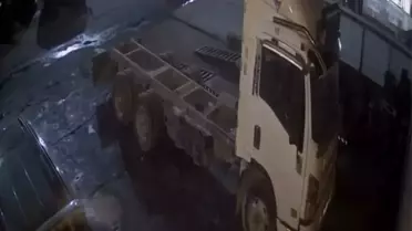 Salihli'de Aracın Çalınma Anı Kamerada