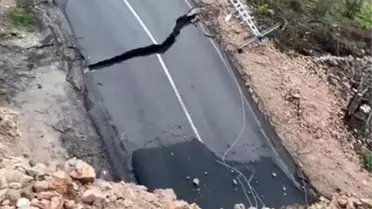 Ünye'de Heyelan: Karayolu Trafiğe Kapandı