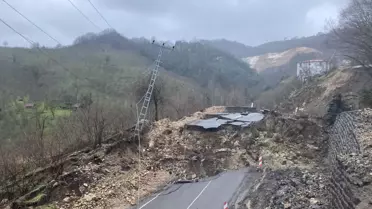 Ordu'da Heyelan: 300 Metre Yol Çöktü