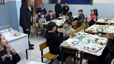 Pursaklar Belediye Başkanı Çetin, öğrencilerle iftar yaptı