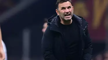 Tur atlayan Galatasaray'da taraftarlardan Okan Buruk'a büyük tepki