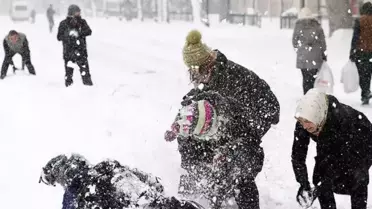 Açıklamalar peş peşe geldi! Çok sayıda kentte eğitime kar arası