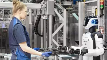 Alman otomotiv devinde işler değişiyor, insansı robotlar üretim hattında