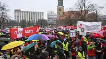 Almanya'da yeni grev dalgası toplu ulaşımı felç etti
