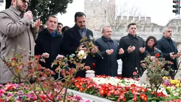 Eski Başbakan Necmettin Erbakan'ı kabri başında anıldı