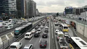 İstanbul'da iftar öncesi trafik yoğunluğu yüzde 87'e çıktı