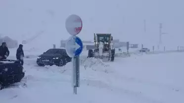 Kahramanmaraş'ta kar ve tipi ulaşımı felç etti