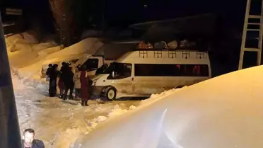 Iğdır'da Mahsur Kalan Öğrenci Servisi Kurtarıldı