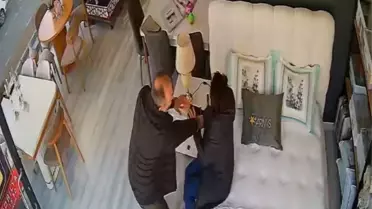 Samsun'da Öğretmen Eşini Darbetti