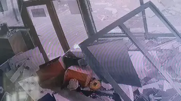 Bingöl'de Lokantaya Otomobil Girdi: 5 Yaralı