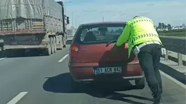 Trafik Polisi Araçla Üst Geçidi Güvenli Hale Getirdi