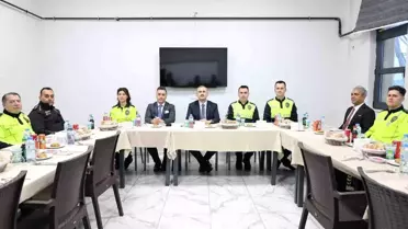 Vali Bozkurt Trafik Polisleriyle İftar Yaptı