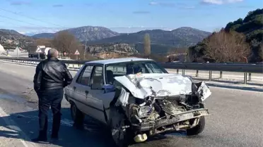 Burdur'da Tır-Otomobil Çarpışmasında 1 Yaralı