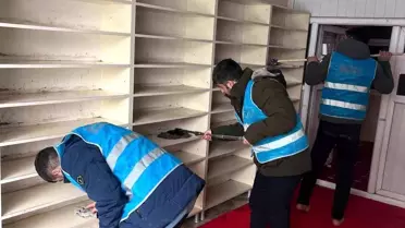 Hükümlüler Camilerde Temizlik Yaptı