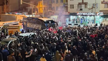 Gözünü Süper Lig'e diken lider Erzurumspor FK, kentte şampiyonlar gibi karşılandı