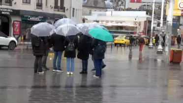 İstanbul'da Soğuk Hava ve Yağış Etkili