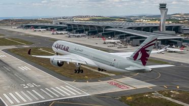 Orta Doğu'daki bazı ülkelerin hava sahalarını kapatması nedeniyle 8 uçak İstanbul Havalimanı'na indi